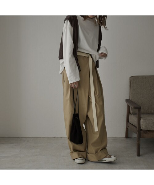 Lavish Gate(ラヴィッシュゲート)の「bottoms-07002 ベルト付き ラップ ワイドチノパンツ モカ ベージュ(チノパンツ・レディース・その他)」の2枚目の写真
