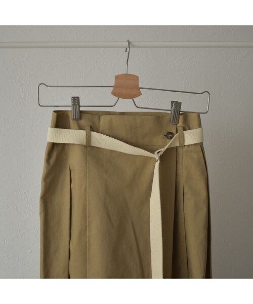 Lavish Gate(ラヴィッシュゲート)の「bottoms-07002 ベルト付き ラップ ワイドチノパンツ モカ ベージュ(チノパンツ・レディース・その他)」の10枚目の写真