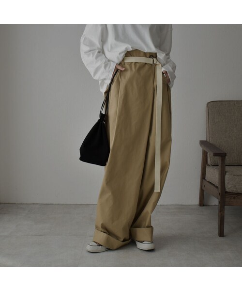 Lavish Gate(ラヴィッシュゲート)の「bottoms-07002 ベルト付き ラップ ワイドチノパンツ モカ ベージュ(チノパンツ・レディース・その他)」の1枚目の写真