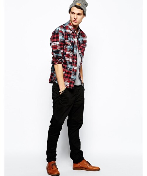 Nudie Jeans(ヌーディージーンズ)の「Nudie Jeans Nudie Chinos Khaki Slim Fit Organic Twill(その他パンツ・メンズ・black・36" Reg-W36in (91cm)L32in (81cm)/32" Reg-W32in (81cm)L32in (81cm)/34" Long-W34in (86cm)L34in (86cm)/38" Long-W38in (96cm)L34in (86cm)/30" Long-W30in (76cm)L34in (86cm)/34" Short-W34in (86cm)L30in (76cm)/34" Reg-W34in (86cm)L32in (81cm))」の3枚目の写真