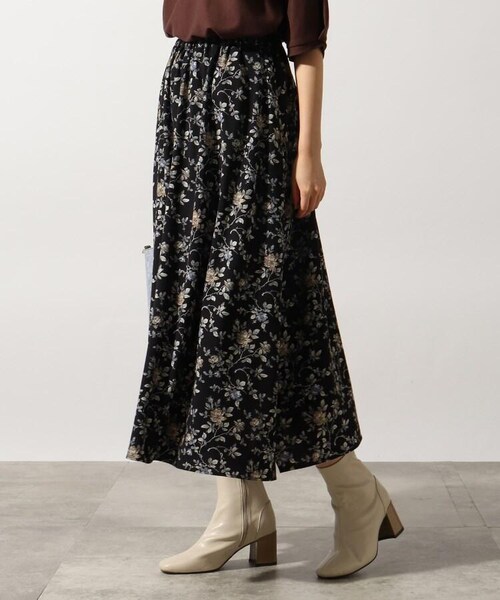 OZOC（オゾック）の「[洗える]イレヘム総柄スカート（スカート・レディース・ブラック(119)/カーキ(127)/ベージュ(152)/モデル情報:身長163cm 着用サイズ38(M)/モデル情報:身長167cm 着用サイズ38(M)・38(M)）」の10枚目の写真