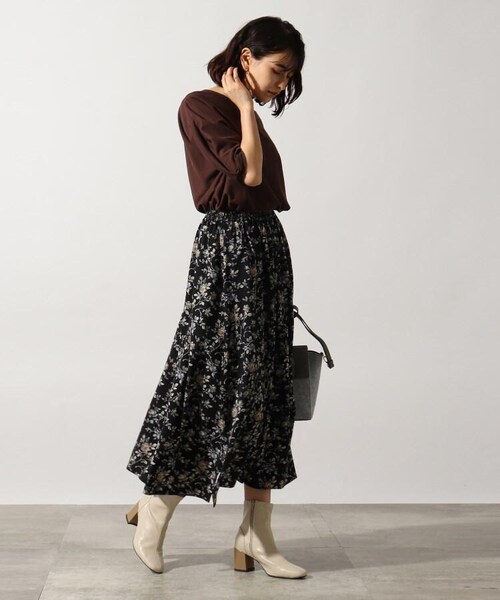 OZOC（オゾック）の「[洗える]イレヘム総柄スカート（スカート・レディース・ブラック(119)/カーキ(127)/ベージュ(152)/モデル情報:身長163cm 着用サイズ38(M)/モデル情報:身長167cm 着用サイズ38(M)・38(M)）」の12枚目の写真