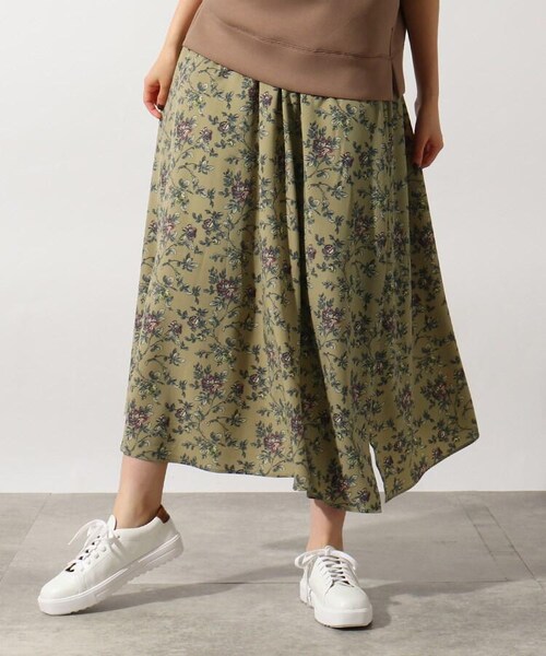 OZOC（オゾック）の「[洗える]イレヘム総柄スカート（スカート・レディース・ブラック(119)/カーキ(127)/ベージュ(152)/モデル情報:身長163cm 着用サイズ38(M)/モデル情報:身長167cm 着用サイズ38(M)・38(M)）」の2枚目の写真