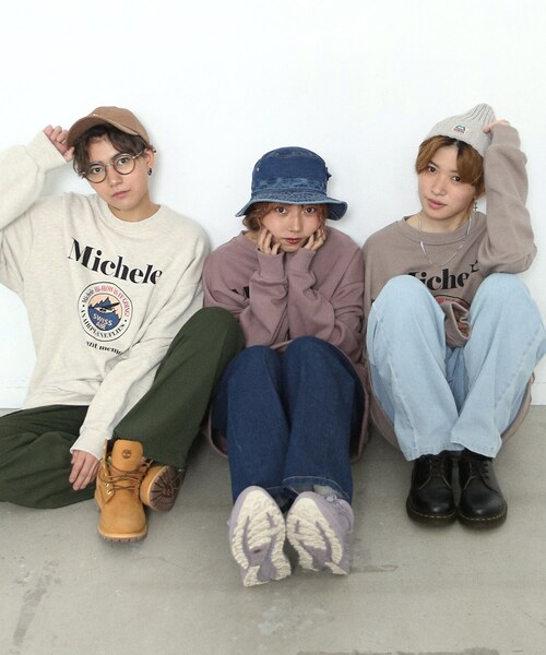 BOYSHE（ボーイシー）の「ミチェル ビッグシルエットスウェット　ピンクベージュ（スウェット・レディース・その他）」の3枚目の写真