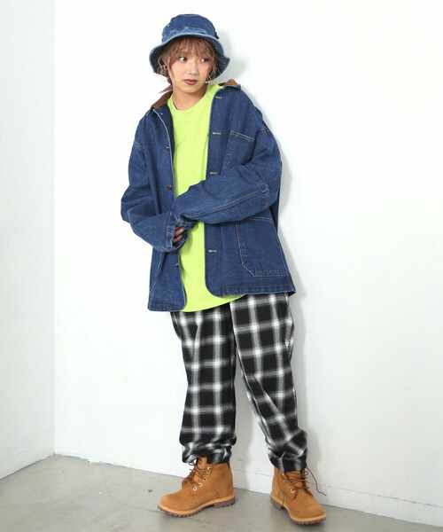 BOYSHE(ボーイシー)の「ビッグシルエット コーデュロイカラー デニムジャケット ブルー(デニムジャケット・レディース・その他)」の13枚目の写真