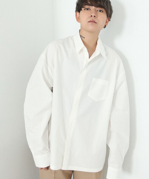 BOYSHE（ボーイシー）の「バイオウォッシング ポケットボリュームシャツ　ホワイト（シャツ/ブラウス・レディース・その他）」の2枚目の写真