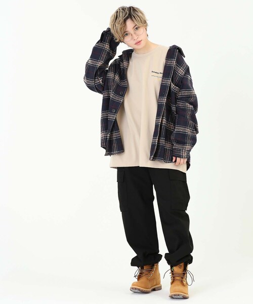 BOYSHE（ボーイシー）の「ワイドストレート カーゴパンツ  ブラック（カーゴパンツ・レディース・その他）」の5枚目の写真