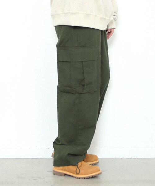BOYSHE(ボーイシー)の「ワイドストレート カーゴパンツ カーキ(カーゴパンツ・レディース・その他)」の15枚目の写真