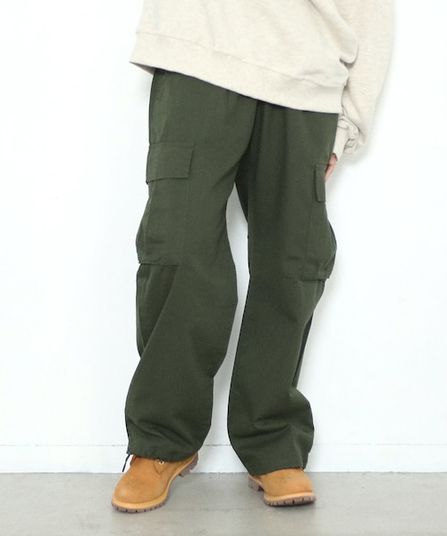 BOYSHE(ボーイシー)の「ワイドストレート カーゴパンツ カーキ(カーゴパンツ・レディース・その他)」の1枚目の写真