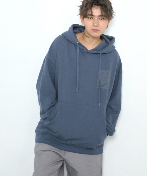 BOYSHE(ボーイシー)の「Trade Mark ビッグシルエット スウェットフード パーカー ネイビー(パーカー・レディース・その他)」の6枚目の写真