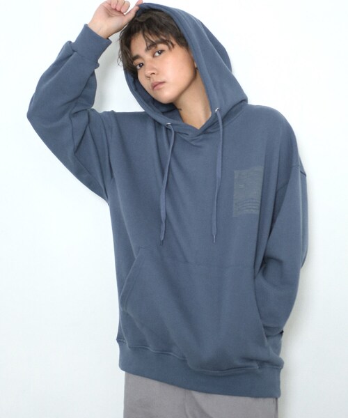 BOYSHE(ボーイシー)の「Trade Mark ビッグシルエット スウェットフード パーカー ネイビー(パーカー・レディース・その他)」の1枚目の写真