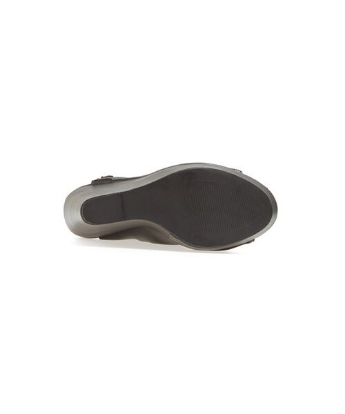 STEVE MADDEN（スティーブマデン）の「Steve Madden 'Drapey' Wedge Sandal (Women)（サンダル・Black/ Black・5.5 M/6 M/6.5 M/7 M/7.5 M/8 M/8.5 M/9 M/9.5 M/10 M/11 M）」の5枚目の写真