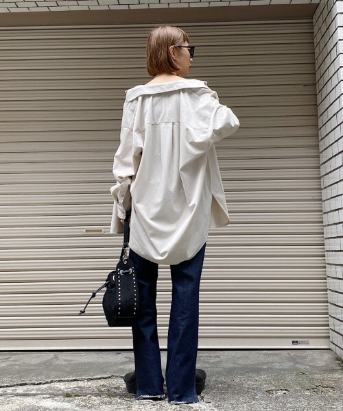 PAGEBOY（ページボーイ）の「ベルベットBIGシャツ（トップス・レディース・ブラック/グレージュ/マロン/シアン・F）」の9枚目の写真