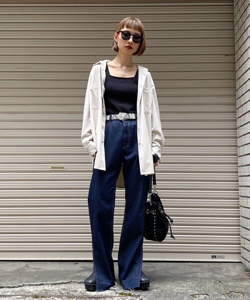 PAGEBOY（ページボーイ）の「ベルベットBIGシャツ（トップス・レディース・ブラック/グレージュ/マロン/シアン・F）」の11枚目の写真