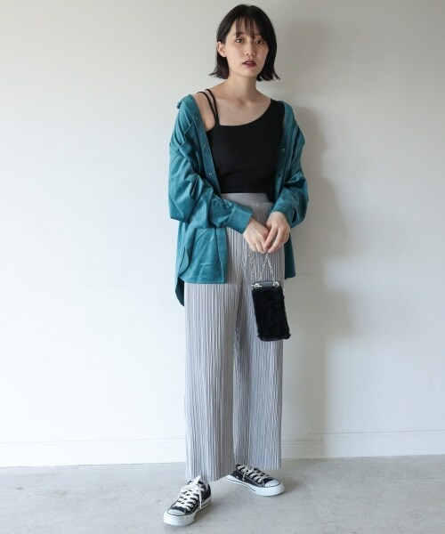 PAGEBOY（ページボーイ）の「ベルベットBIGシャツ（トップス・レディース・ブラック/グレージュ/マロン/シアン・F）」の16枚目の写真