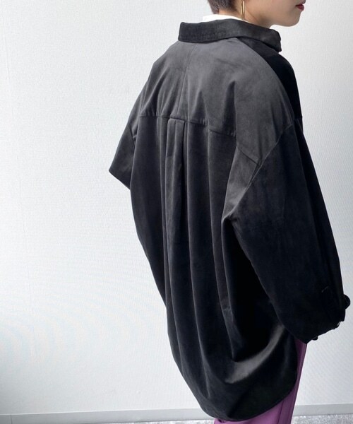 PAGEBOY（ページボーイ）の「ベルベットBIGシャツ（トップス・レディース・ブラック/グレージュ/マロン/シアン・F）」の5枚目の写真