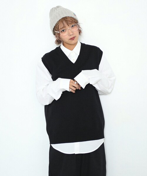 BOYSHE（ボーイシー）の「Vネック ニットプルオーバーベスト　ブラック（ベスト・レディース・その他）」の12枚目の写真