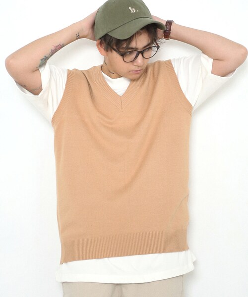 BOYSHE(ボーイシー)の「Vネック ニットプルオーバーベスト ベージュ(ベスト・レディース・その他)」の6枚目の写真
