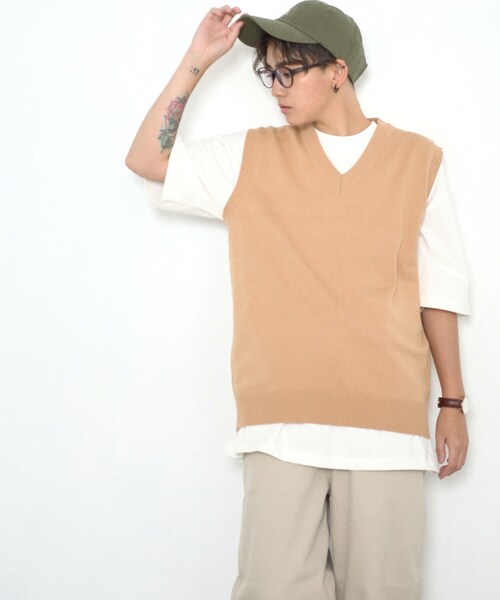 BOYSHE(ボーイシー)の「Vネック ニットプルオーバーベスト ベージュ(ベスト・レディース・その他)」の10枚目の写真