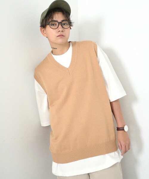 BOYSHE(ボーイシー)の「Vネック ニットプルオーバーベスト ベージュ(ベスト・レディース・その他)」の5枚目の写真