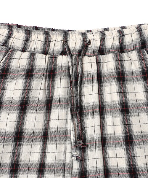 BOYSHE(ボーイシー)の「コットン チェックセミワイドパンツ アイボリー(その他パンツ・レディース・その他)」の9枚目の写真