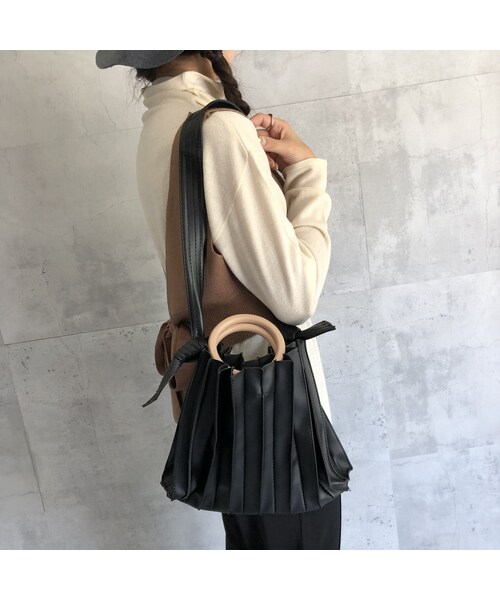 copine（コピン）の「プリーツデザイン2WAY BAG(2color)（ショルダーバッグ・レディース・その他）」の14枚目の写真
