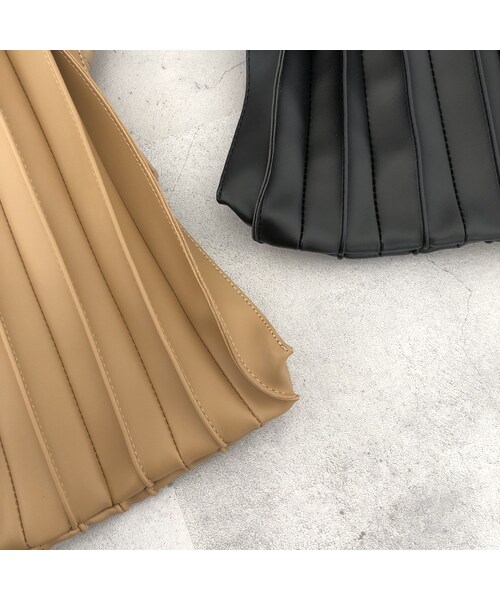 copine（コピン）の「プリーツデザイン2WAY BAG(2color)（ショルダーバッグ・レディース・その他）」の7枚目の写真