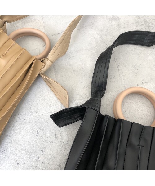 copine（コピン）の「プリーツデザイン2WAY BAG(2color)（ショルダーバッグ・レディース・その他）」の3枚目の写真