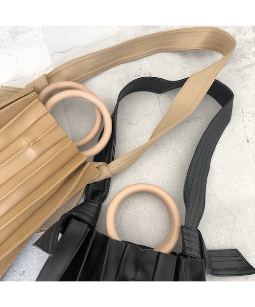 copine（コピン）の「プリーツデザイン2WAY BAG(2color)（ショルダーバッグ・レディース・その他）」の2枚目の写真