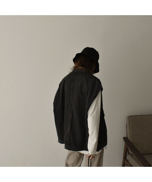 Lavish Gate（ラヴィッシュゲート）の「jacket-02001　ブラックデニム ビッグベスト（ベスト・レディース・その他）」の6枚目の写真