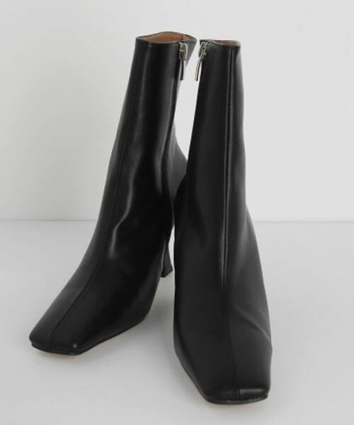 DHOLIC（ディーホリック）の「スクエアアンクルブーツ（ブーツ・レディース・ホワイト/ブラック/ブラウン・225/230/235/240/245/250）」の2枚目の写真