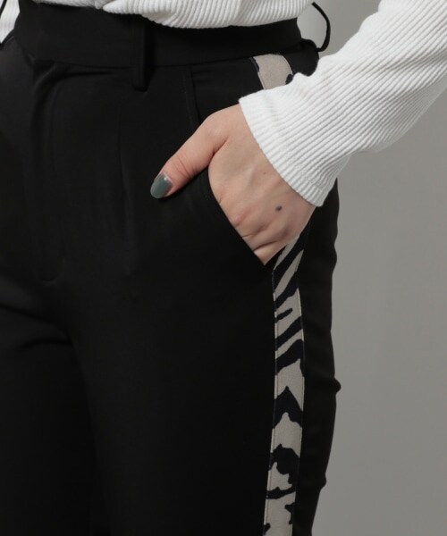 PAGEBOY（ページボーイ）の「【CORE】ラインスラックスパンツ（パンツ・レディース・ブラック/ブラウン・S, M）」の15枚目の写真