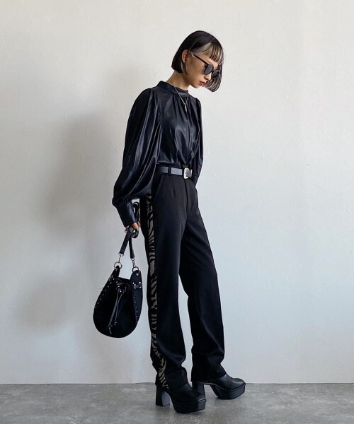 PAGEBOY（ページボーイ）の「【CORE】ラインスラックスパンツ（パンツ・レディース・ブラック/ブラウン・S, M）」の5枚目の写真