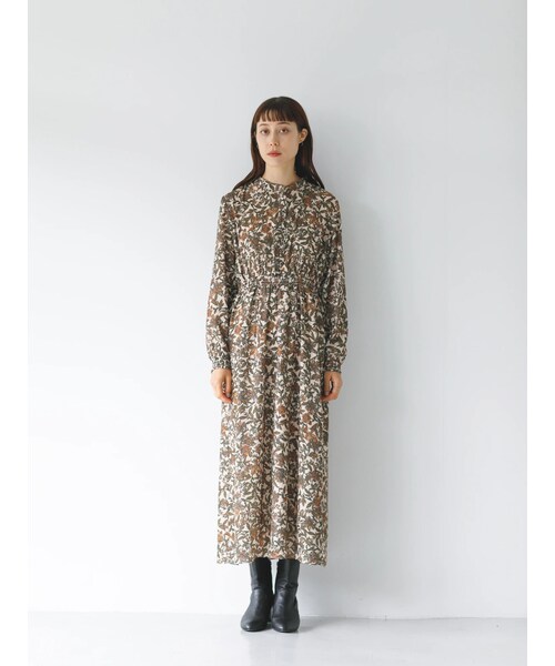 koe（コエ）の「フランスのdeveaux社プリントマキシワンピース（その他・ブラック/ベージュ/グリーン・F）」の2枚目の写真