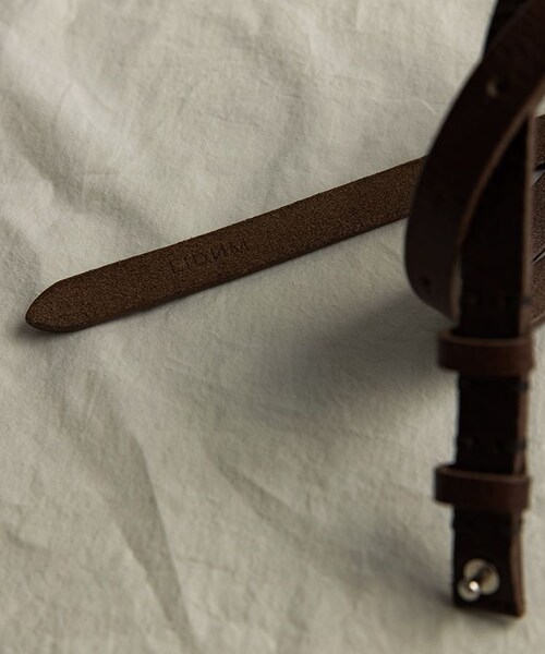 LIDNM（リドム）の「LONG NARROW LEATHER BELT（ベルト・メンズ・ブラック/ブラウン・F）」の11枚目の写真