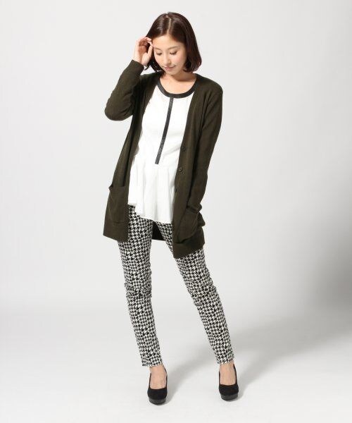 LEPSIM(レプシィム)の「12GミドルVカーデ(トップス・レディース・ブラック/トップグレー/カーキ/ダークネイビー・M/L)」の9枚目の写真