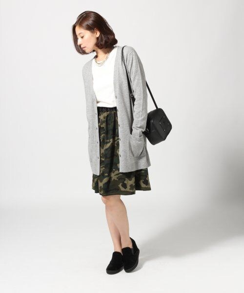 LEPSIM(レプシィム)の「12GミドルVカーデ(トップス・レディース・ブラック/トップグレー/カーキ/ダークネイビー・M/L)」の10枚目の写真