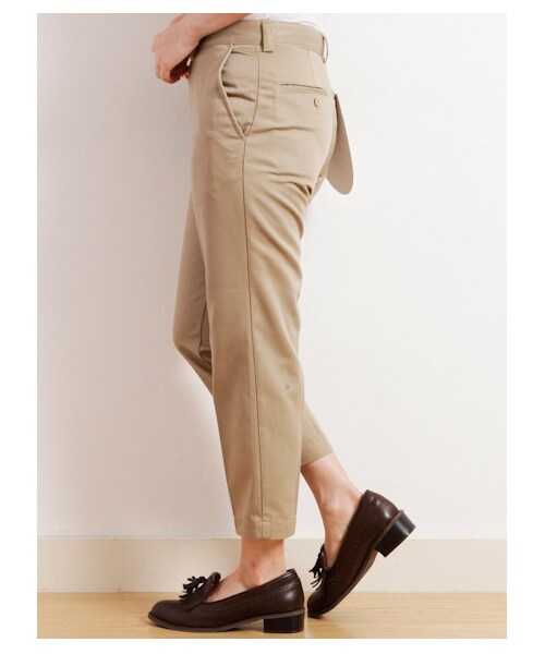 earth music&ecology（アースミュージックアンドエコロジー）の「Dickes×earthスリムチノパンツ（パンツ・レディース・ベージュ/ネイビー・25インチ/27インチ/29インチ）」の2枚目の写真