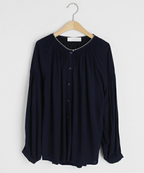 DHOLIC（ディーホリック）の「刺繍シャーリングボタンブラウス（シャツ/ブラウス・レディース・ホワイト/ブルー/ブラウン・FREE）」の3枚目の写真