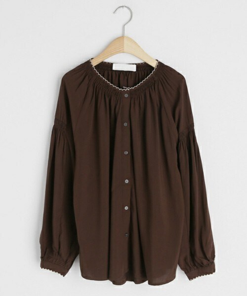 DHOLIC（ディーホリック）の「刺繍シャーリングボタンブラウス（シャツ/ブラウス・レディース・ホワイト/ブルー/ブラウン・FREE）」の2枚目の写真