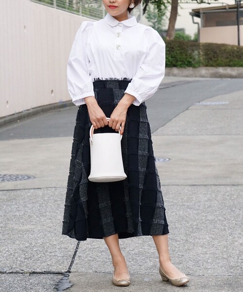 no brand(ノーブランド)の「ボリュームパフスリーブビジューボタンブラウス・ホワイト(シャツ/ブラウス・レディース・その他)」の7枚目の写真
