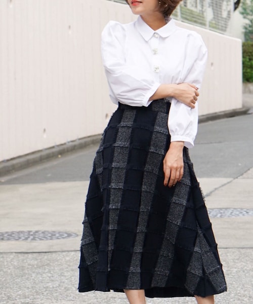 no brand(ノーブランド)の「ボリュームパフスリーブビジューボタンブラウス・ホワイト(シャツ/ブラウス・レディース・その他)」の12枚目の写真