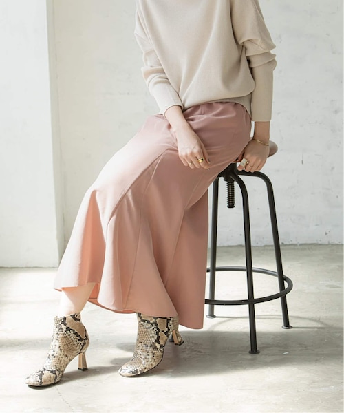 Noble（ノーブル）の「パネルソフトフレアースカート（スカート・ベージュ/36/在庫あり/38）」の3枚目の写真