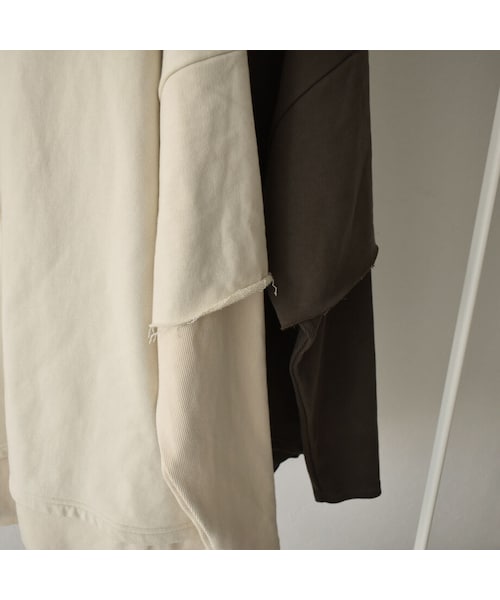 Lavish Gate（ラヴィッシュゲート）の「tops-04051　日本製　レイヤード風 切り替えスウェット　エクリュ　モカ（スウェット・レディース・その他）」の11枚目の写真