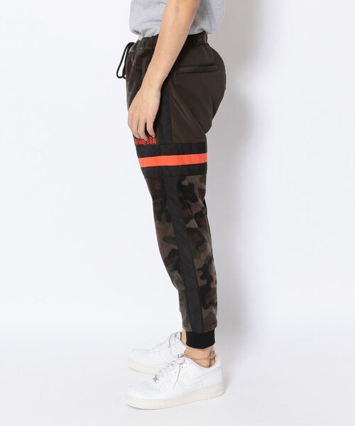AVIREX（アヴィレックス）の「【直営店限定】フリース ライン パンツ/FLEECE LINE PANTS（パンツ・メンズ・BLACK/ORANGE/CAMO・M, L, XL）」の2枚目の写真