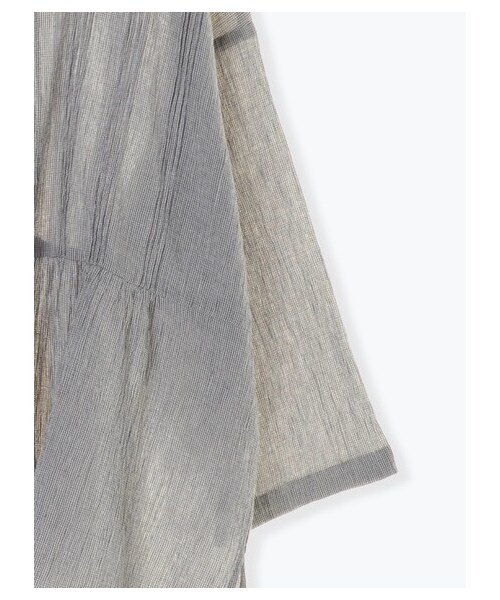 Samansa Mos2（サマンサ モスモス）の「綿ラミー千鳥柄ピンタックブラウス（トップス・ブラック/ネイビー/ラベンダー・F）」の4枚目の写真