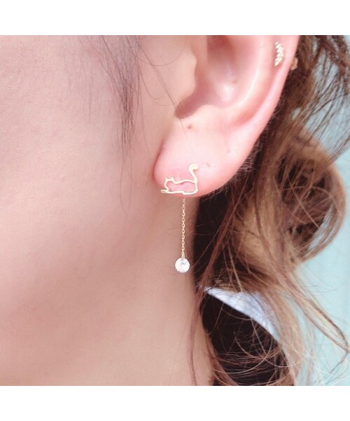 pinacoteca(ピナコテーカ)の「ピナコテーカ 735 フレンドリー キャット シルエット スタッド ピアス 片耳(ピアス(片耳用)・レディース・ゴールド・free)」の4枚目の写真