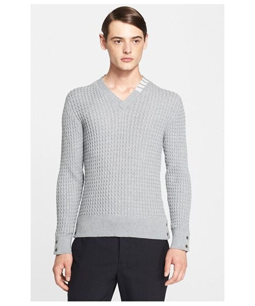 THOM BROWNE（トムブラウン）の「Thom Browne Cable Knit Wool V-Neck Sweater（ニット/セーター・Grey・Regular 3/Regular 1）」の2枚目の写真