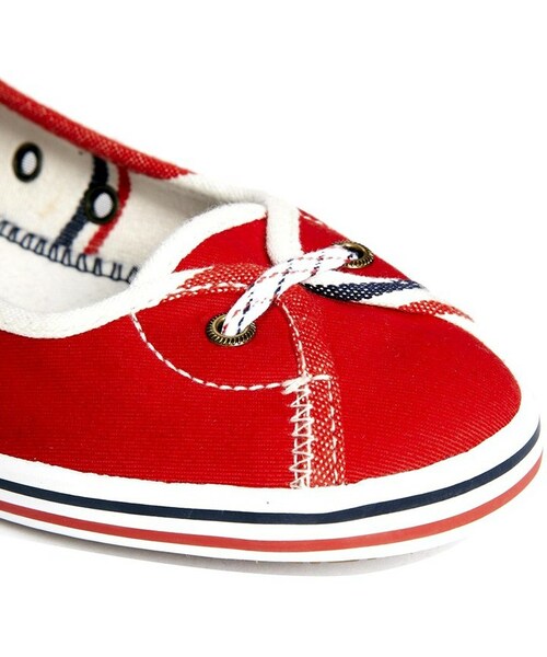 FRED PERRY(フレッドペリー)の「Fred Perry Jet South Sea Deckchair Red Pumps(パンプス・red・US 9)」の3枚目の写真