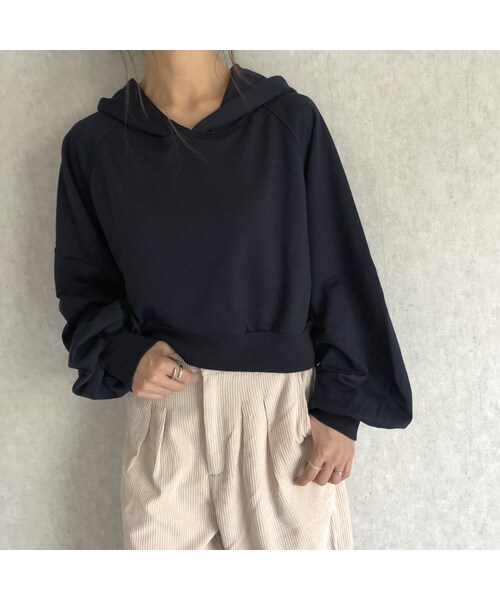 copine（コピン）の「ボリューム袖タックデザイン！シンプルパーカー【クリックポスト対象商品】（パーカー・レディース・その他）」の12枚目の写真